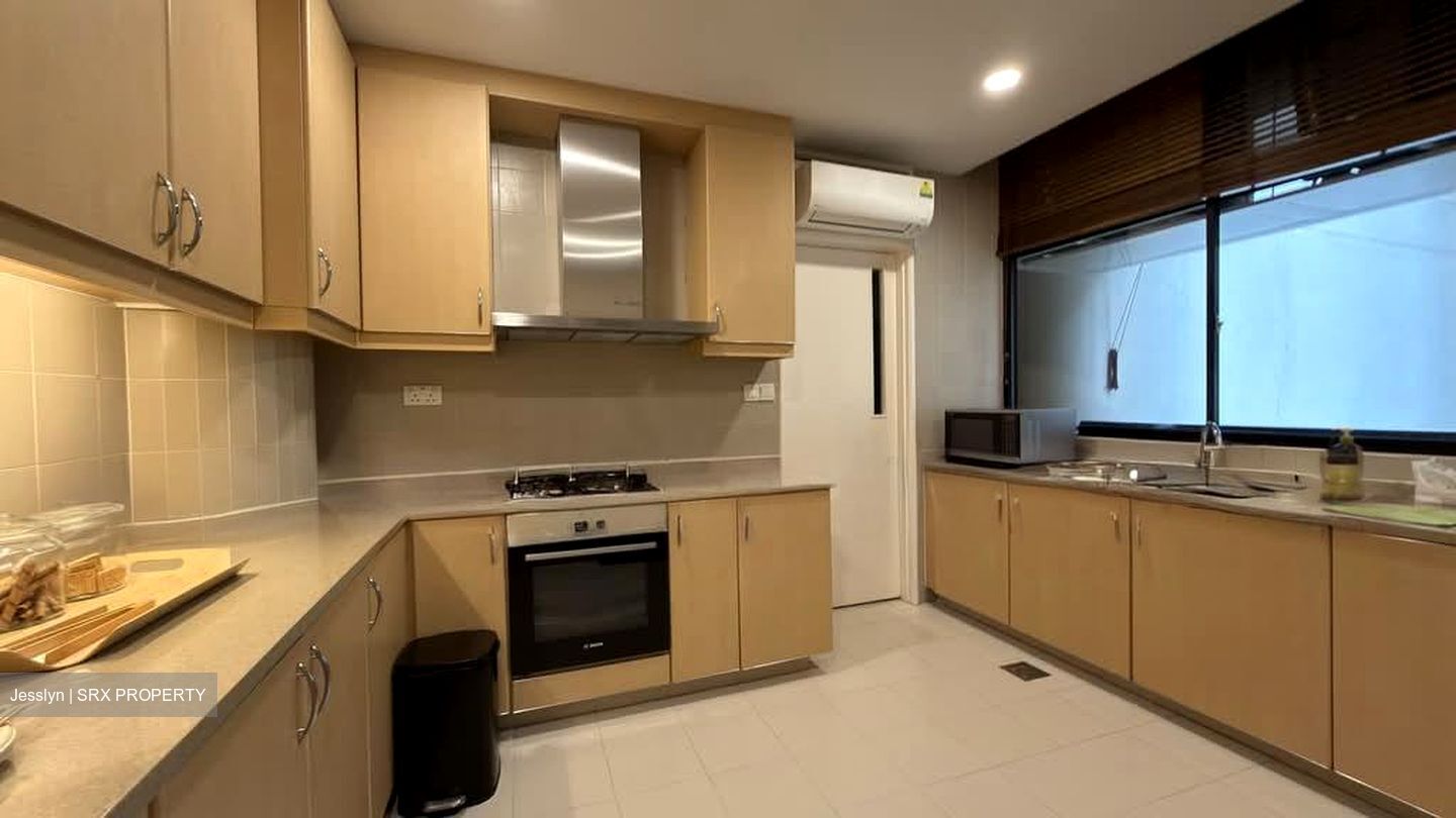 The Colonnade (D10), Condominium #556079111